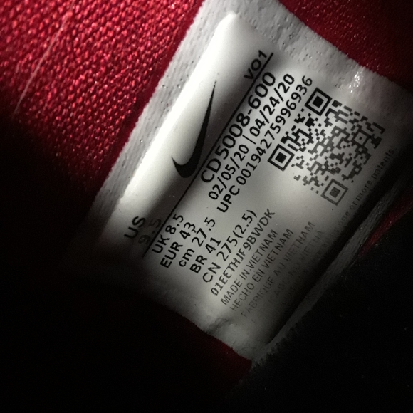 9.5 Nike lebron 17 red and gold - Picture 2 of 4